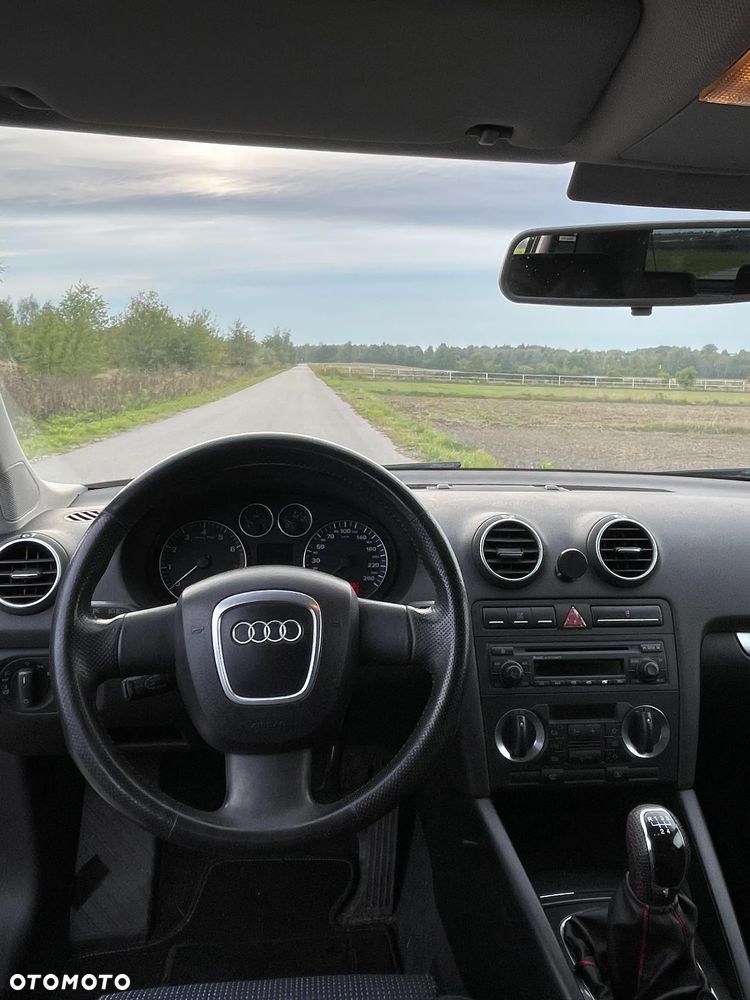 Audi A3 Sportback 1.6 Ambiente - 15