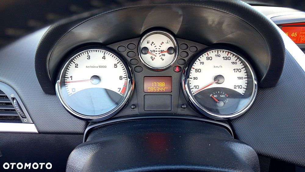 Peugeot 207 CC 150 THP Platinum - 25