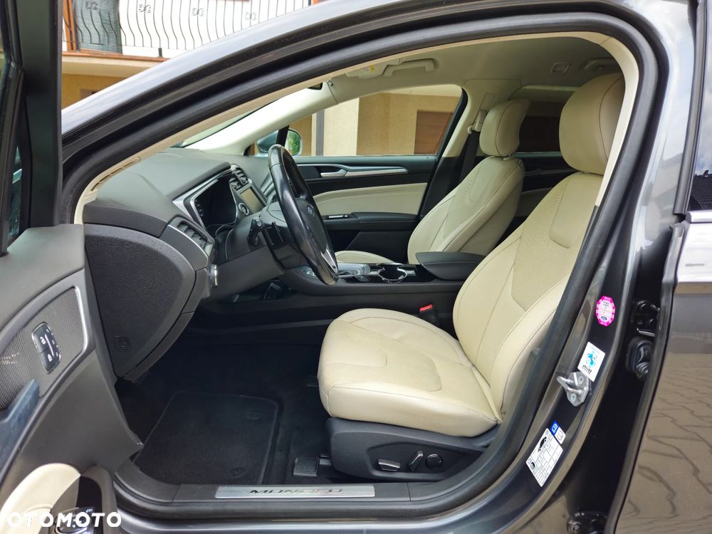 Ford Mondeo 2.0 TDCi Titanium PowerShift - 11