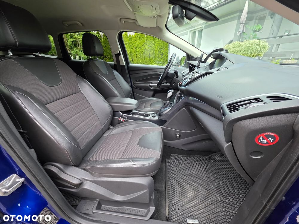 Ford Kuga 2.0 TDCi 4x4 Titanium - 22