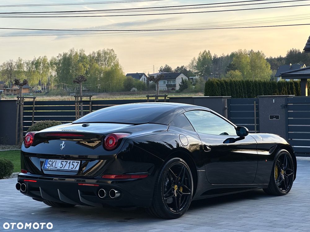 Ferrari California T - 10