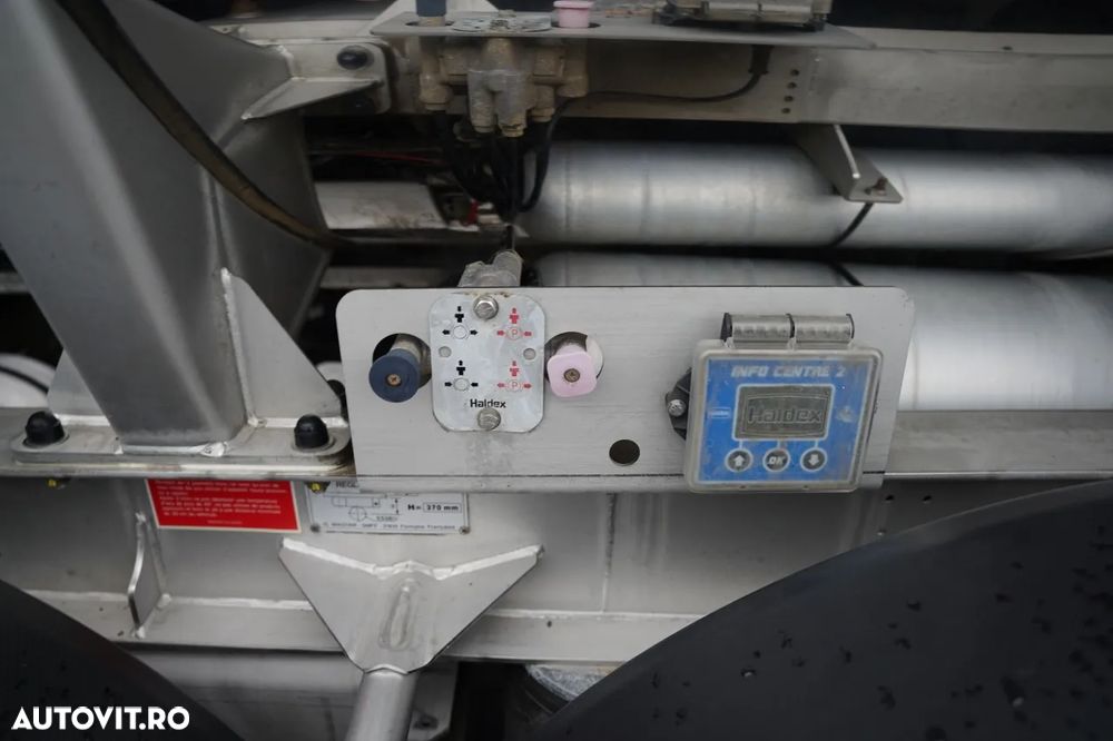 Magyar REZERVOR ALIMENTE / 30.000 L / AXĂ RIDICATĂ / AXĂ DE DIRECȚIE / - 22