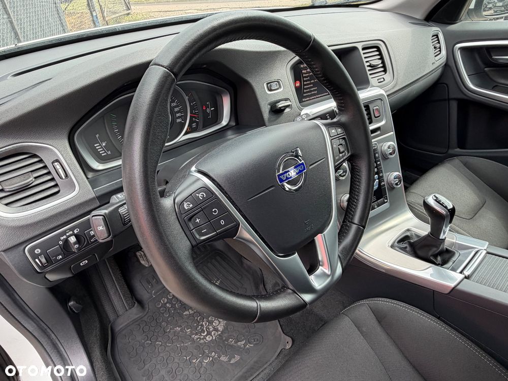 Volvo V60 D3 Drive-E Momentum - 18