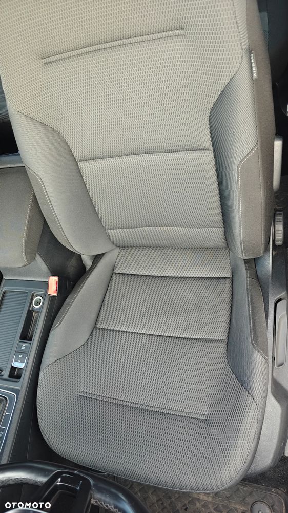 Volkswagen Golf 1.6 TDI BMT Comfortline - 10