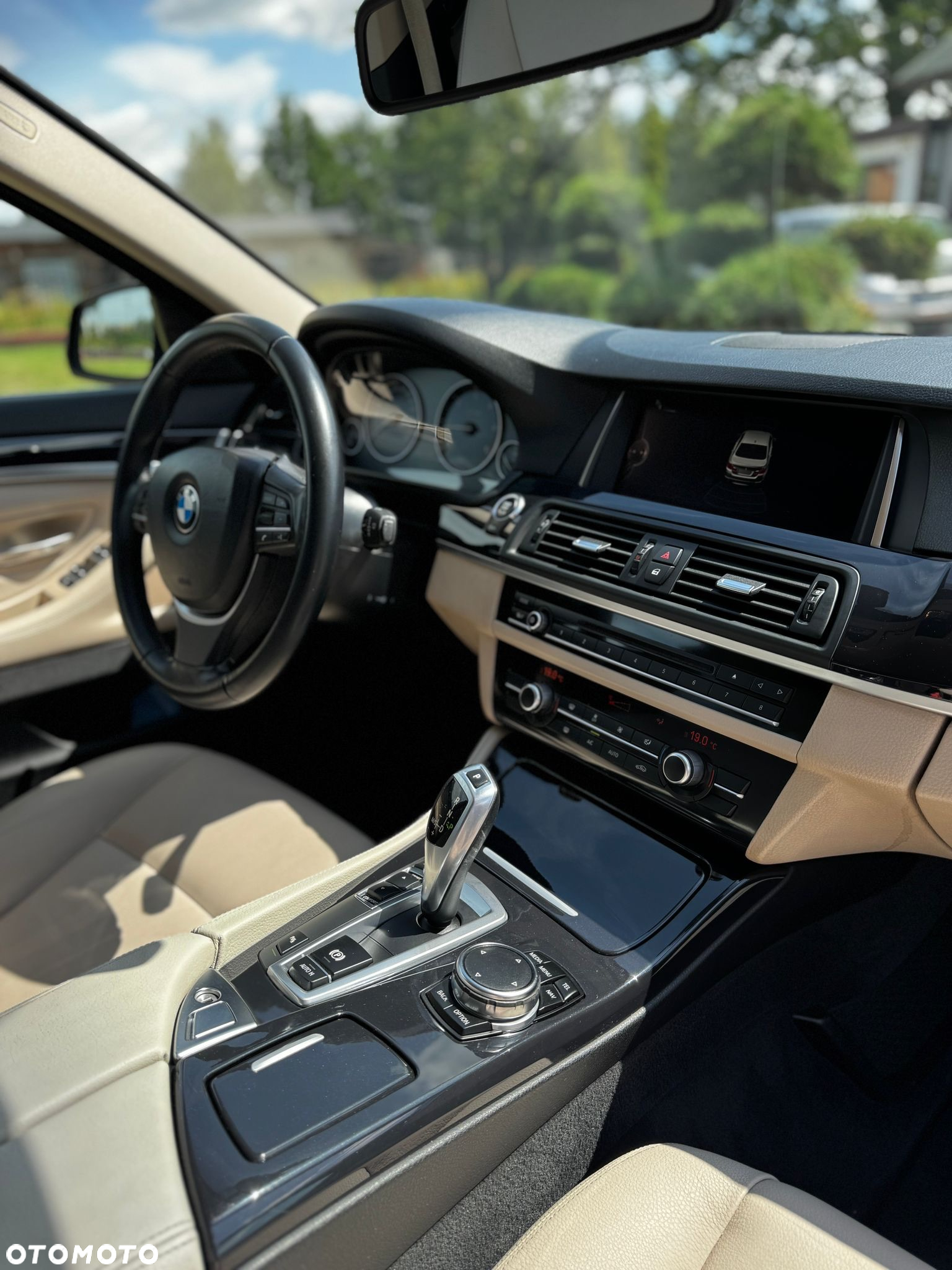 BMW Seria 5 518d Luxury Line - 16