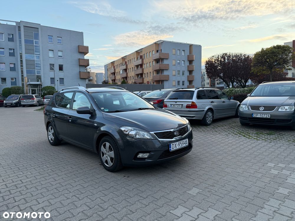 Kia Ceed 1.6 CVVT Dream-Team Edition - 6