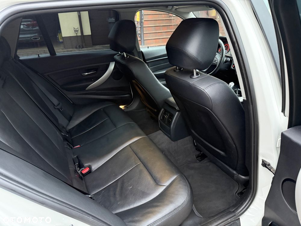 BMW Seria 3 320d Efficient Dynamics Edition - 15