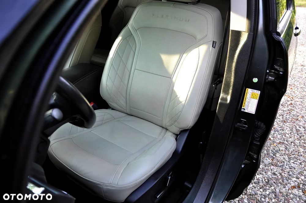 Ford Explorer - 28
