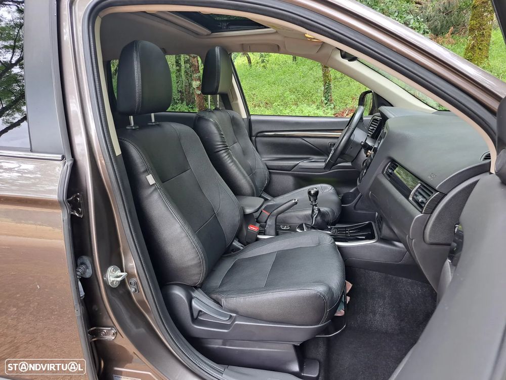 Mitsubishi Outlander 2.2 DI-D Intense - 16