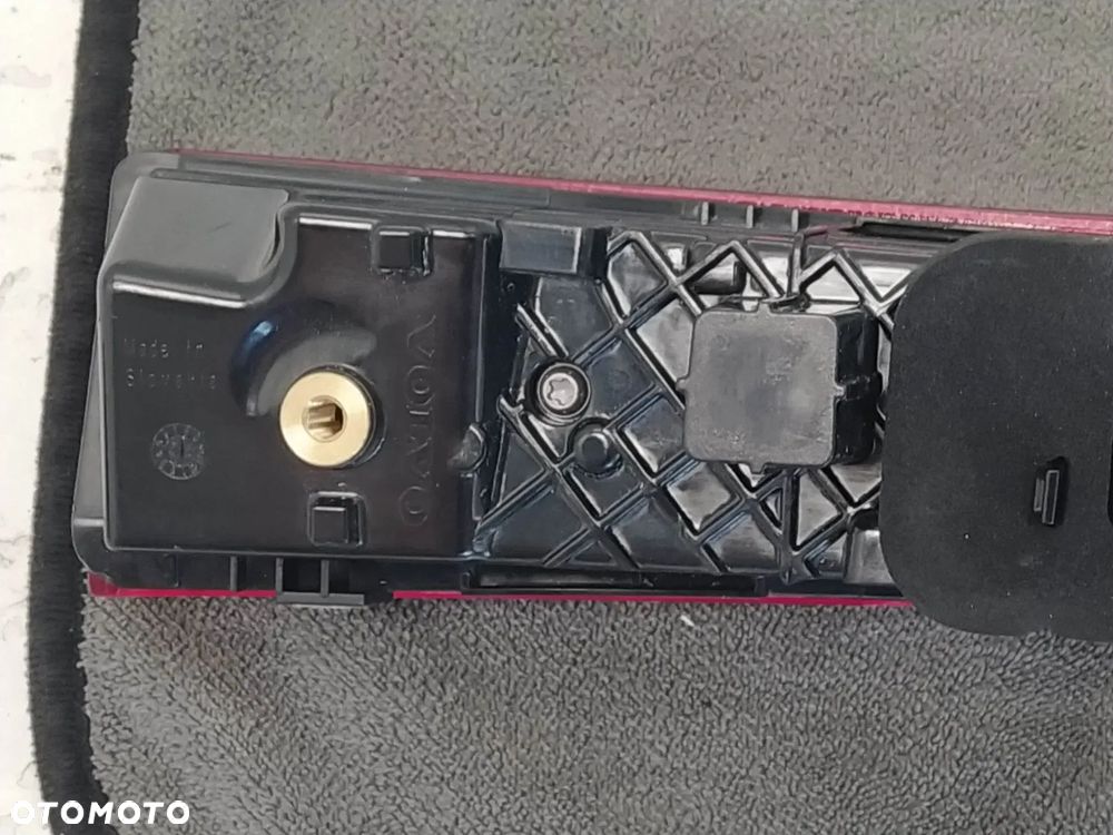 VOLVO XC60 II LAMPA LAMPY LEWA PRAWA TYŁ TYLNA W KLAPĘ ORYGINAŁ - 21