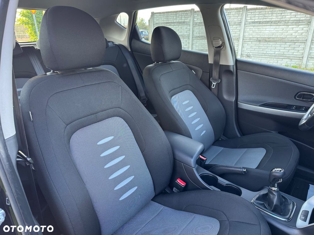 Kia Ceed - 24
