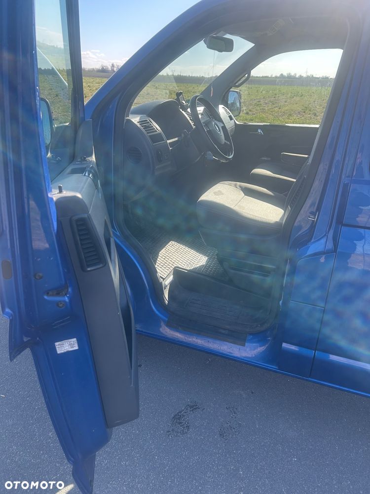 Volkswagen Multivan - 16