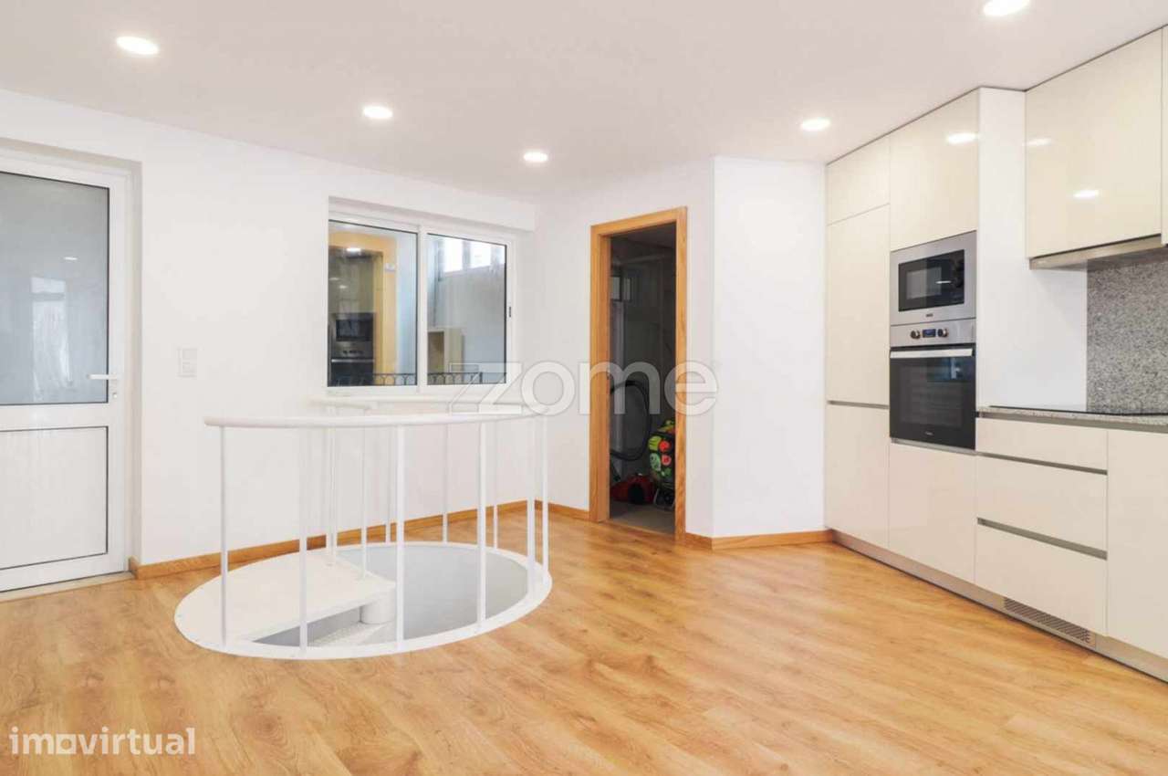 APARTAMENTO T1 DUPLEX - ARRENDAMENTO - CENTRO DE AVEIRO - Grande imagem: 2/15