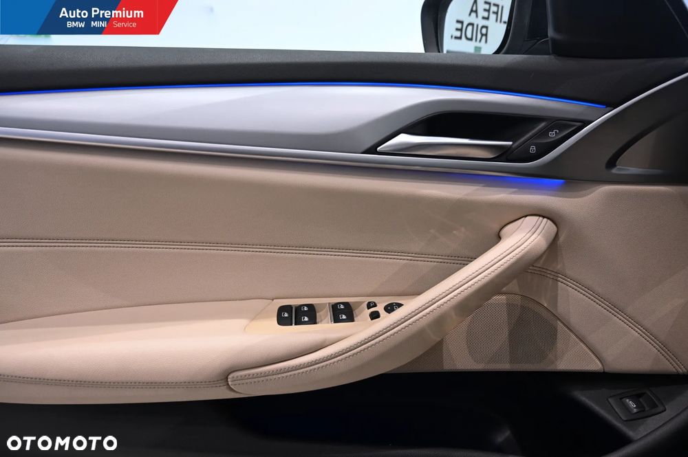 BMW Seria 5 518d - 13