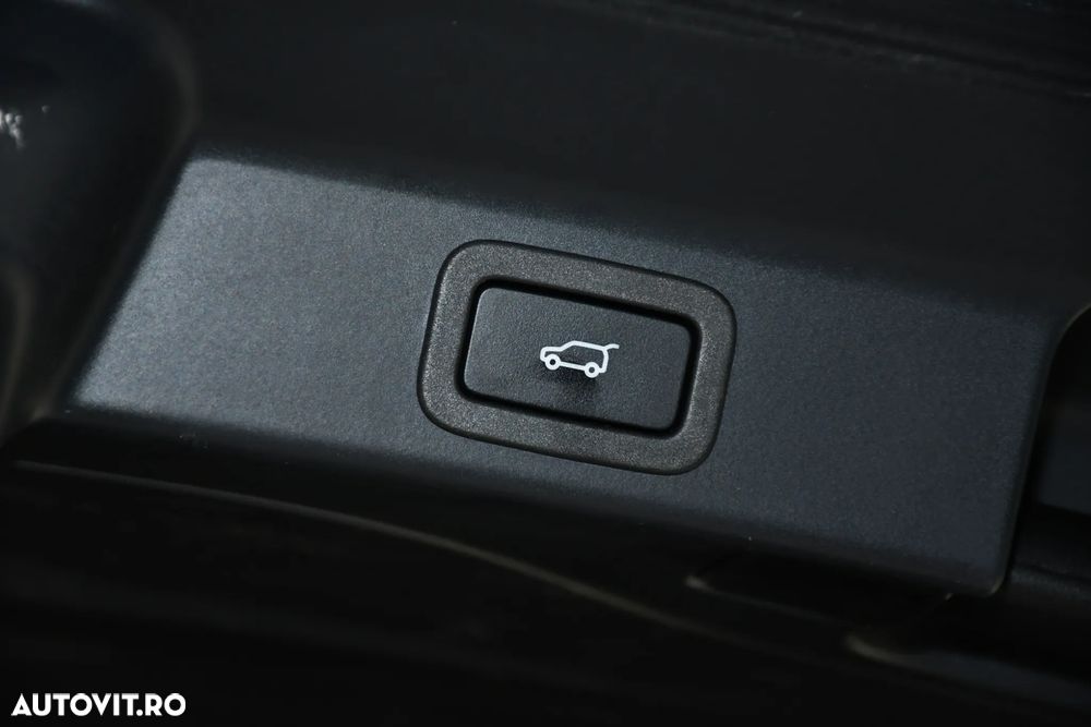 Jaguar F-Pace P400e AWD HSE - 30