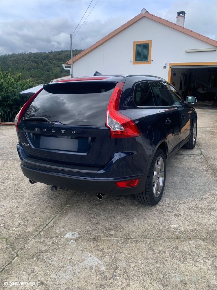 Volvo XC 60 D5 AWD Aut. Momentum - 2