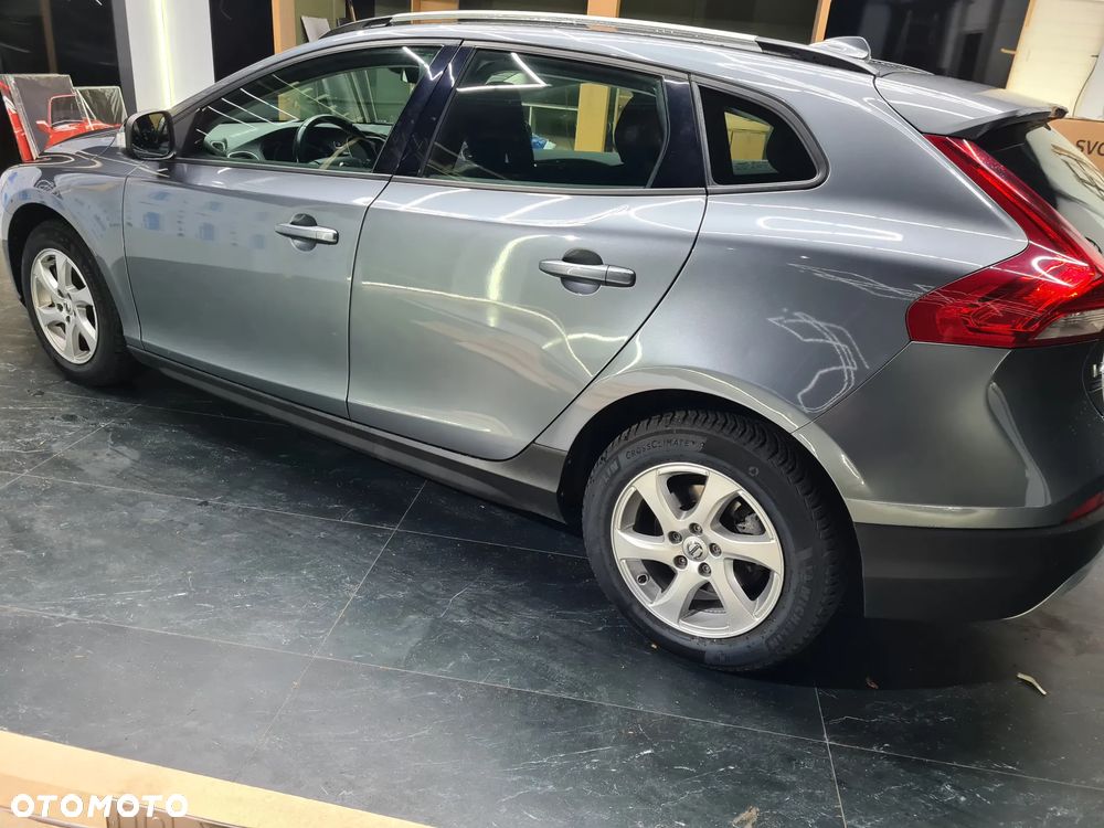 Volvo V40 Cross Country D2 Momentum - 3