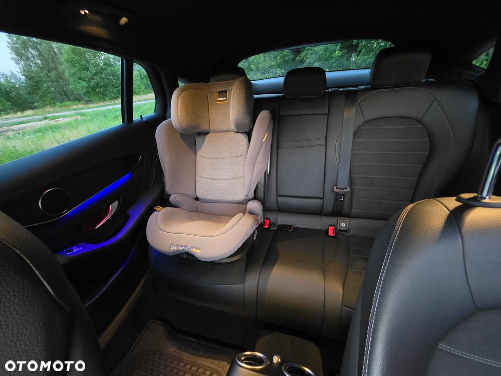 Mercedes-Benz GLC 300 e 4-Matic - 12