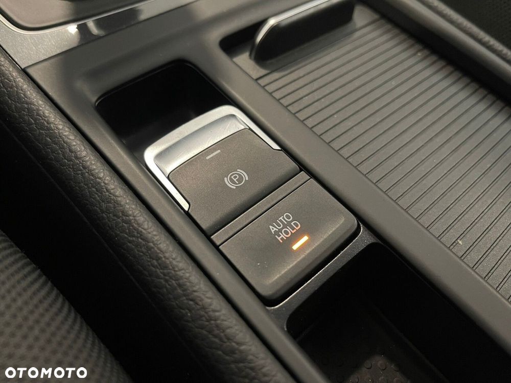 Volkswagen Golf 1.6 TDI BMT Comfortline - 21