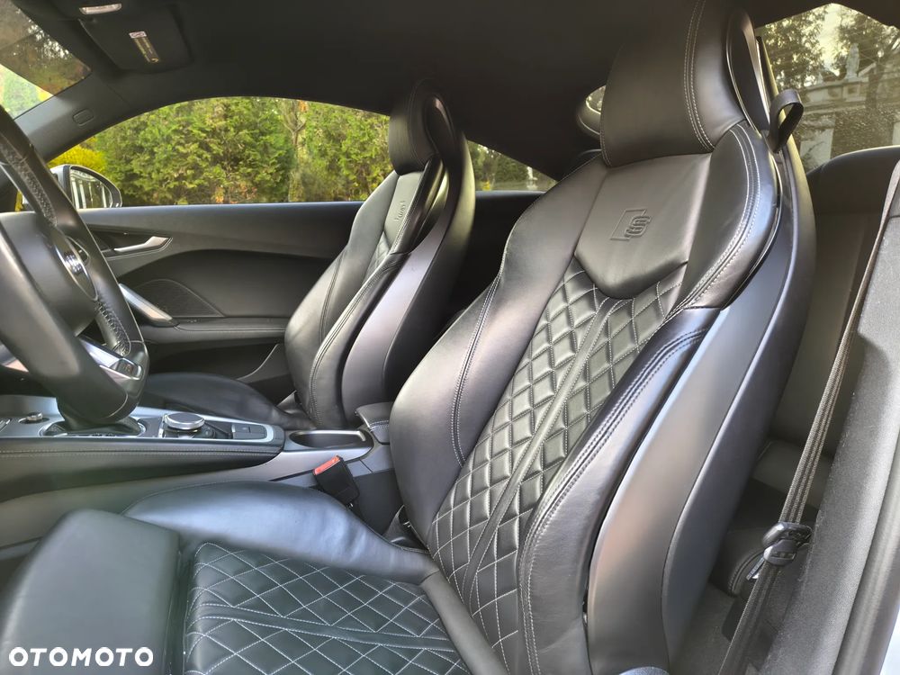 Audi TT S Coupé - 7