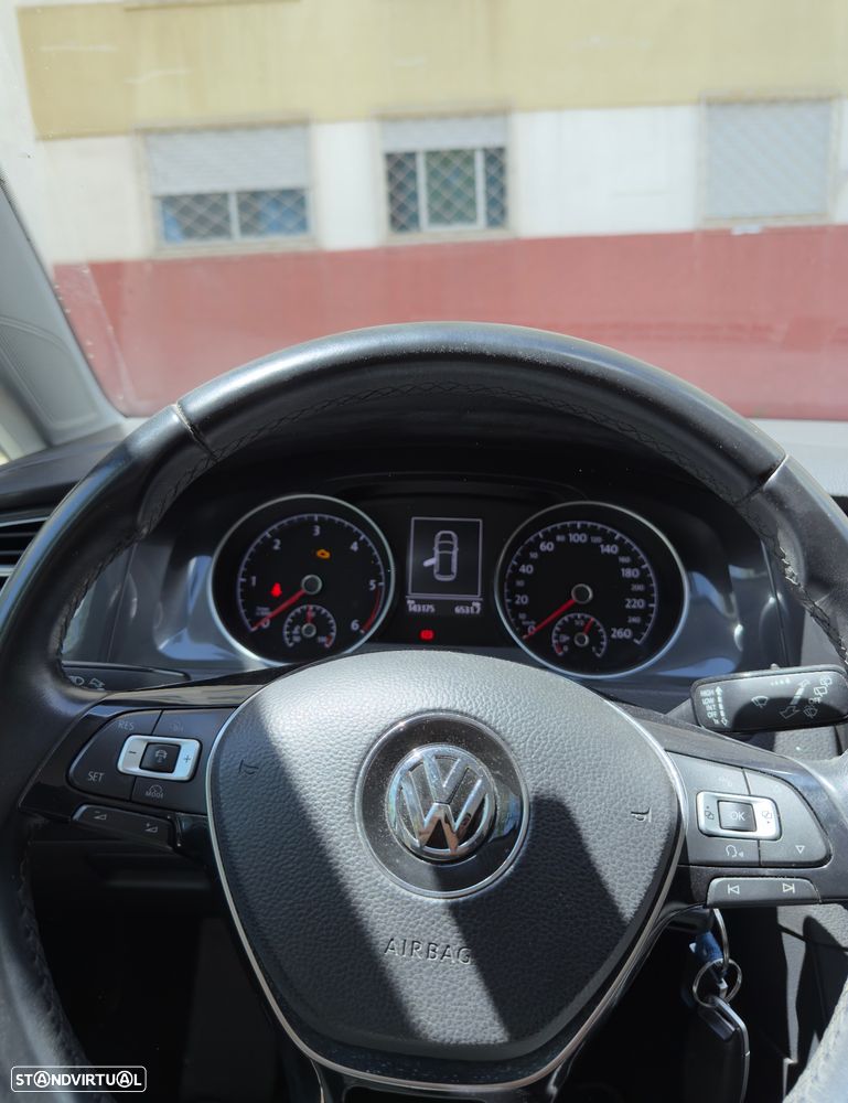 VW Golf 1.6 TDI Confortline - 8