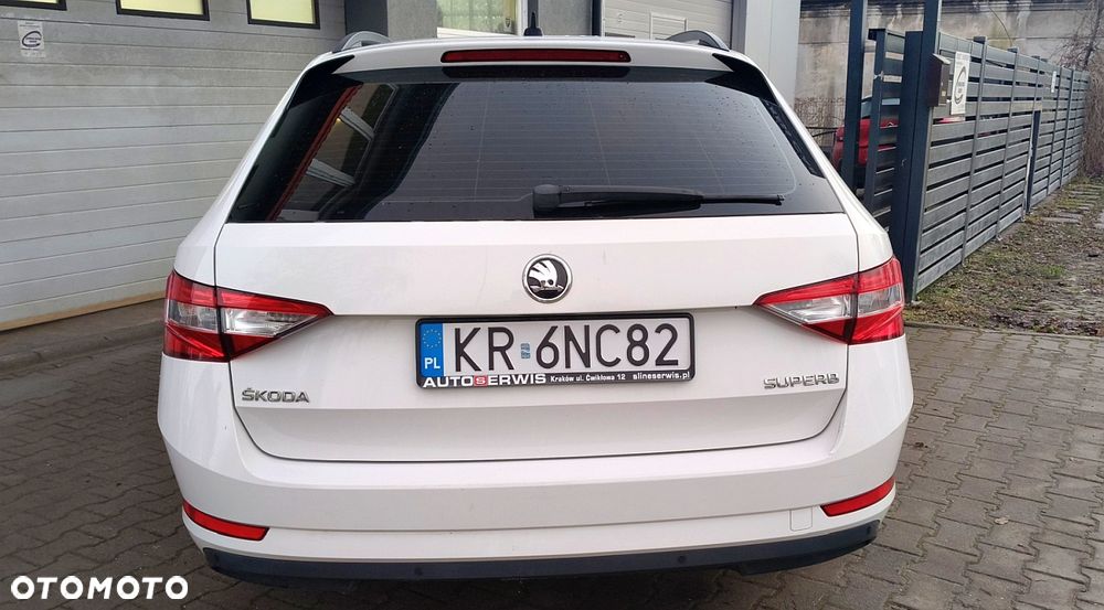 Skoda Superb 2.0 TDI Ambition - 4