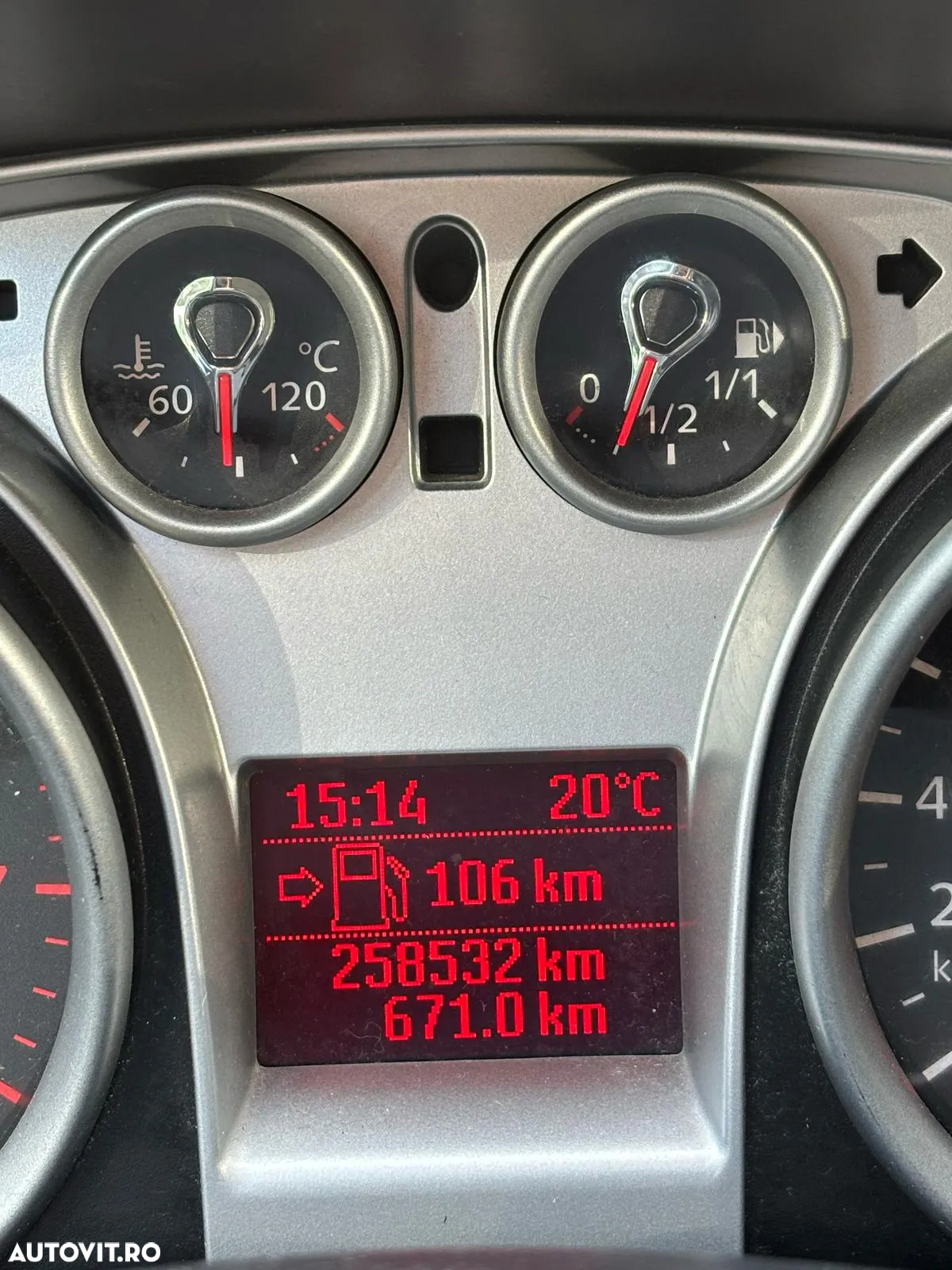 Ford Focus 1.6 16V Ambiente - 3