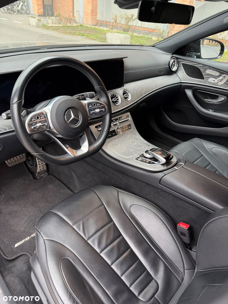 Mercedes-Benz CLS - 6