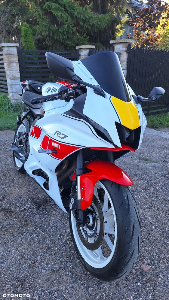 Yamaha R7 - 16
