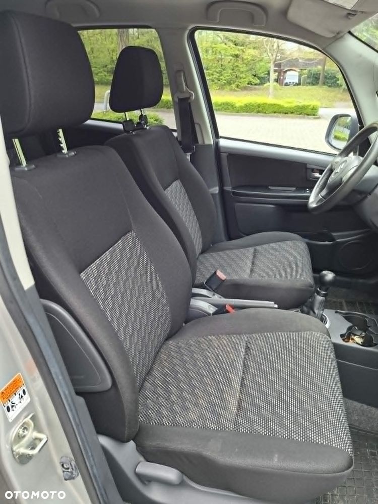 Suzuki SX4 - 12