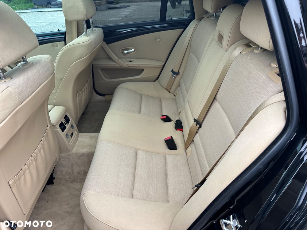 BMW Seria 5 530d xDrive - 15