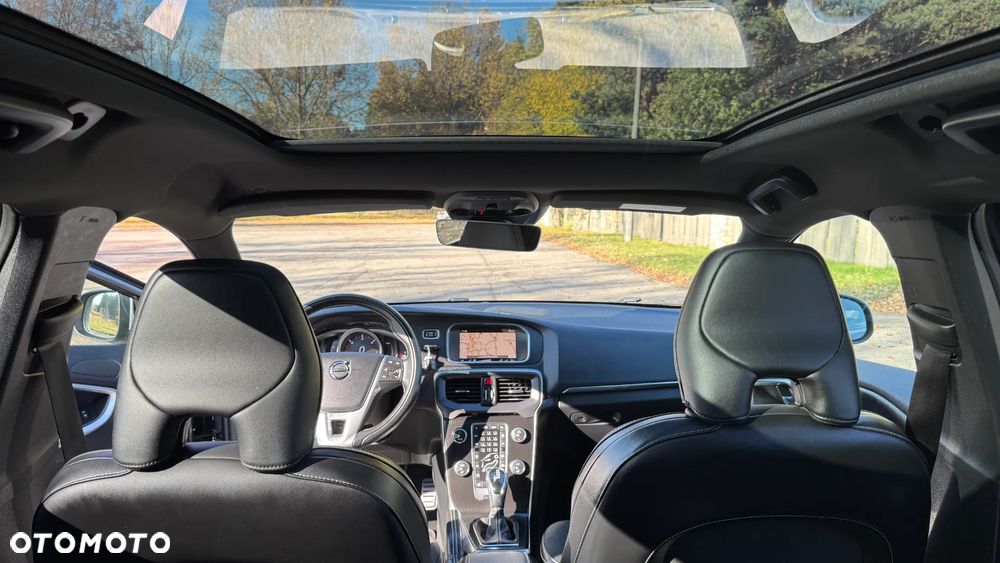 Volvo V40 D3 Geartronic RDesign - 29