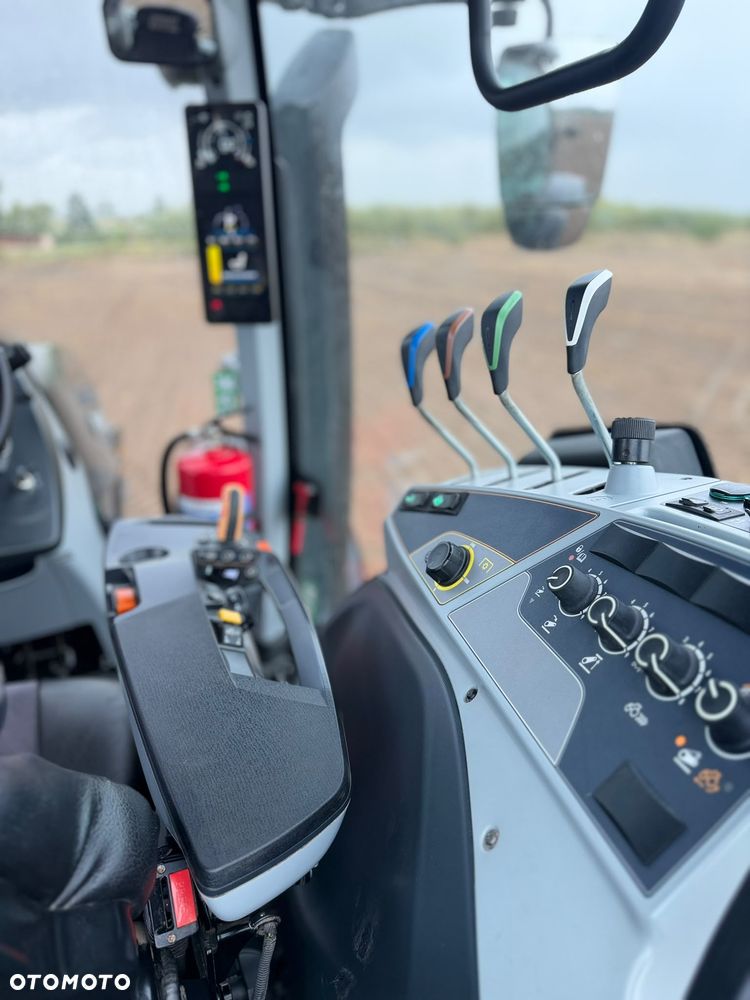 Valtra T145A - 10