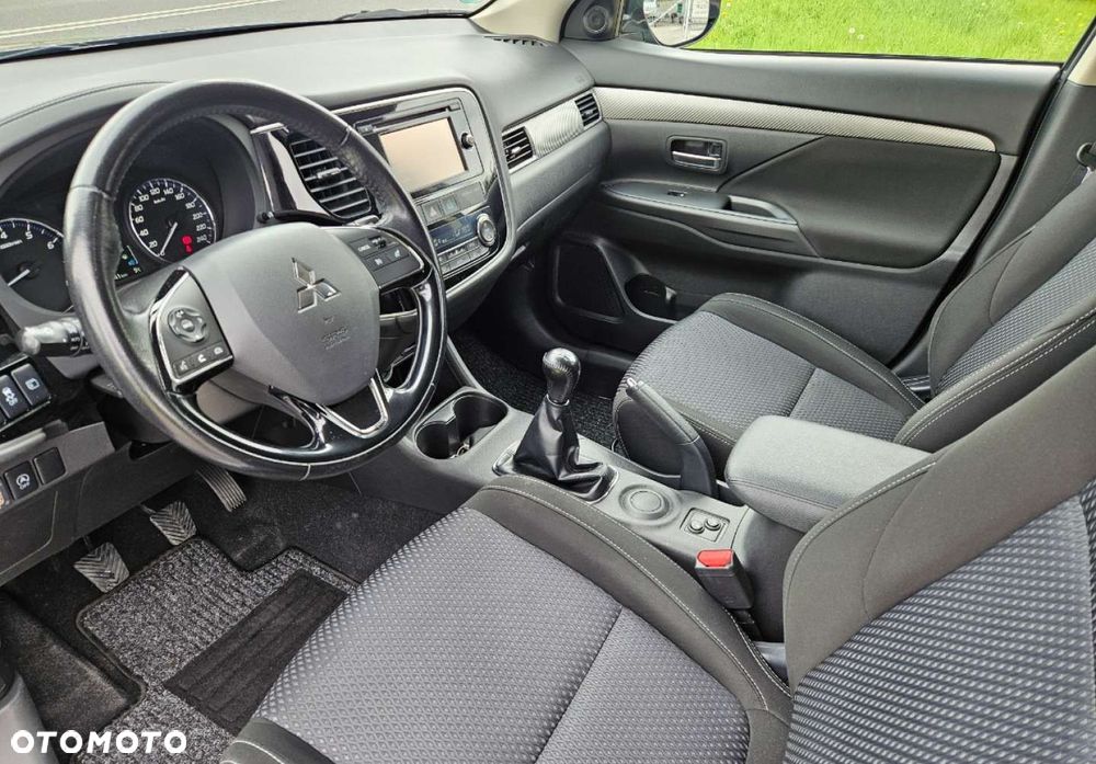 Mitsubishi Outlander - 7