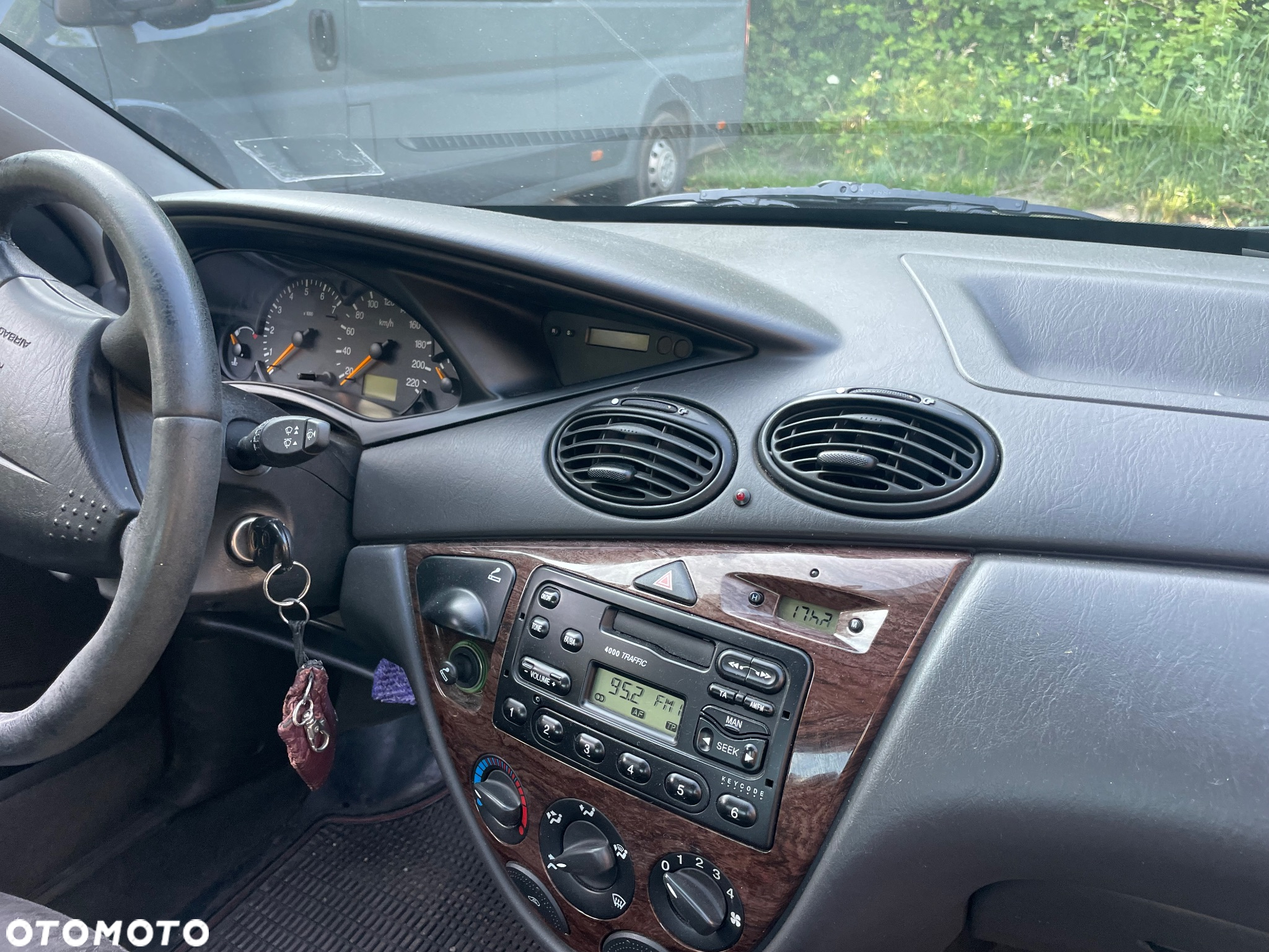 Ford Focus 1.6 Ghia - 12