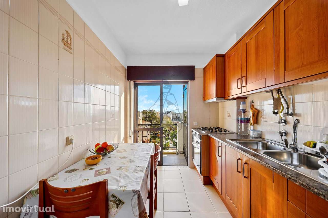 Apartamento T2 virado a Sul , com Garagem na Vila Rosa - Portimão - Grande imagem: 5/51