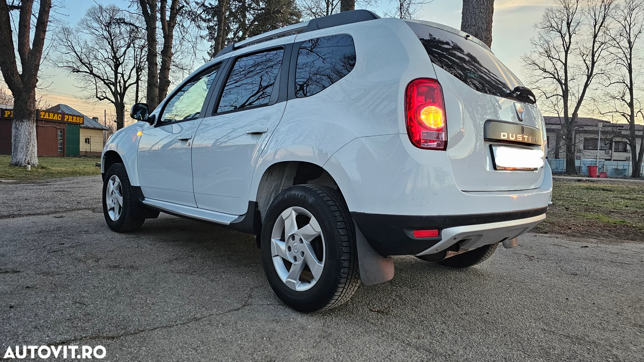 Dacia Duster 1.6 4x4 Prestige - 11