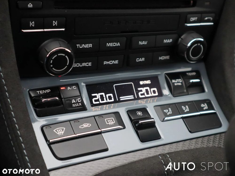 Porsche 718 Cayman GT4 RS - 37