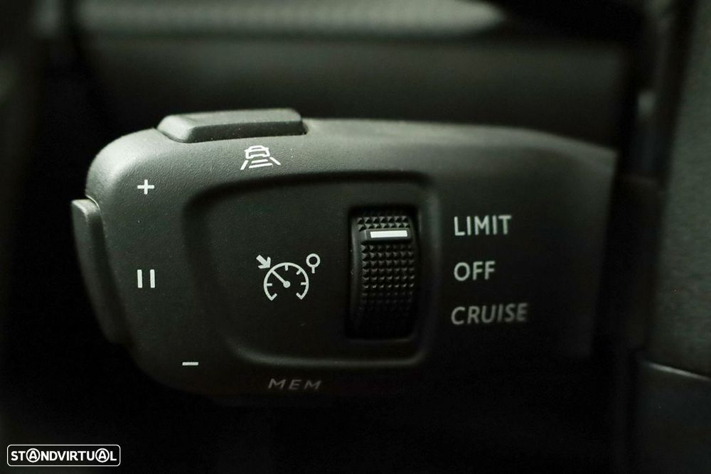 Peugeot 2008 1.2 PureTech Allure Pack EAT8 - 18