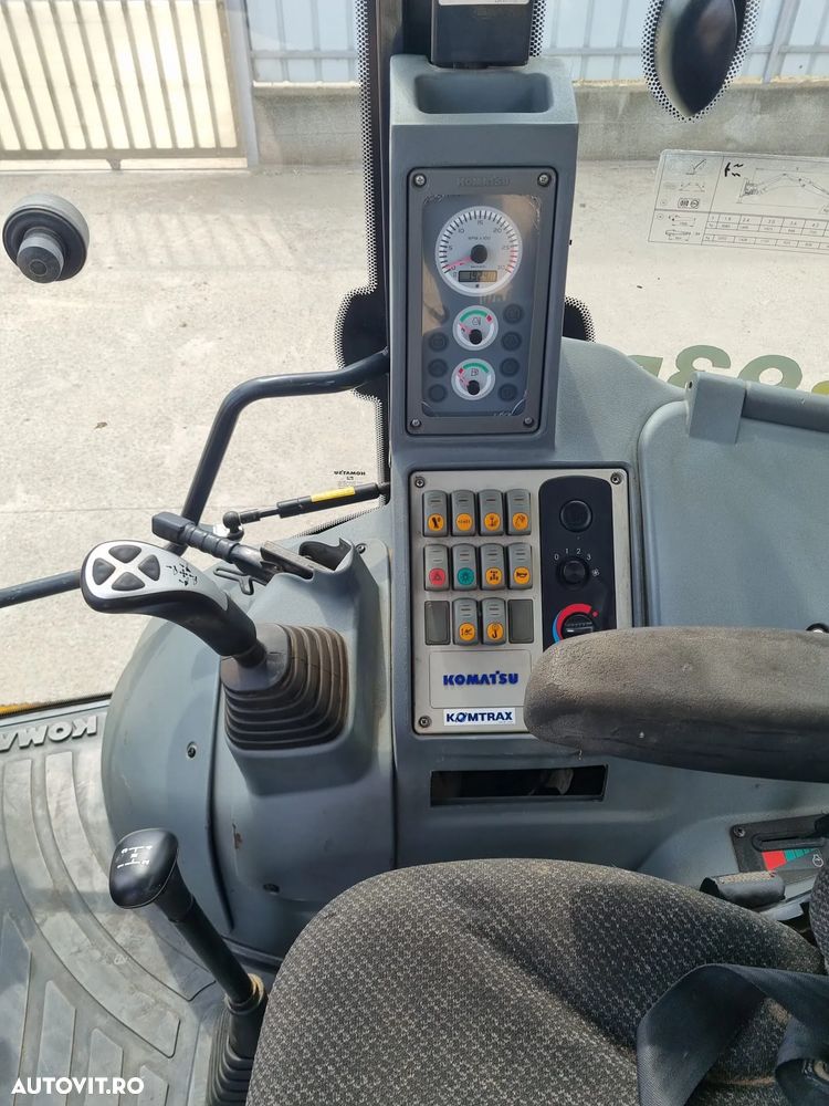 Komatsu WB 93R 5 - 13