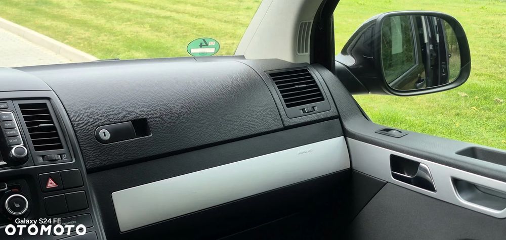 Volkswagen Multivan - 16