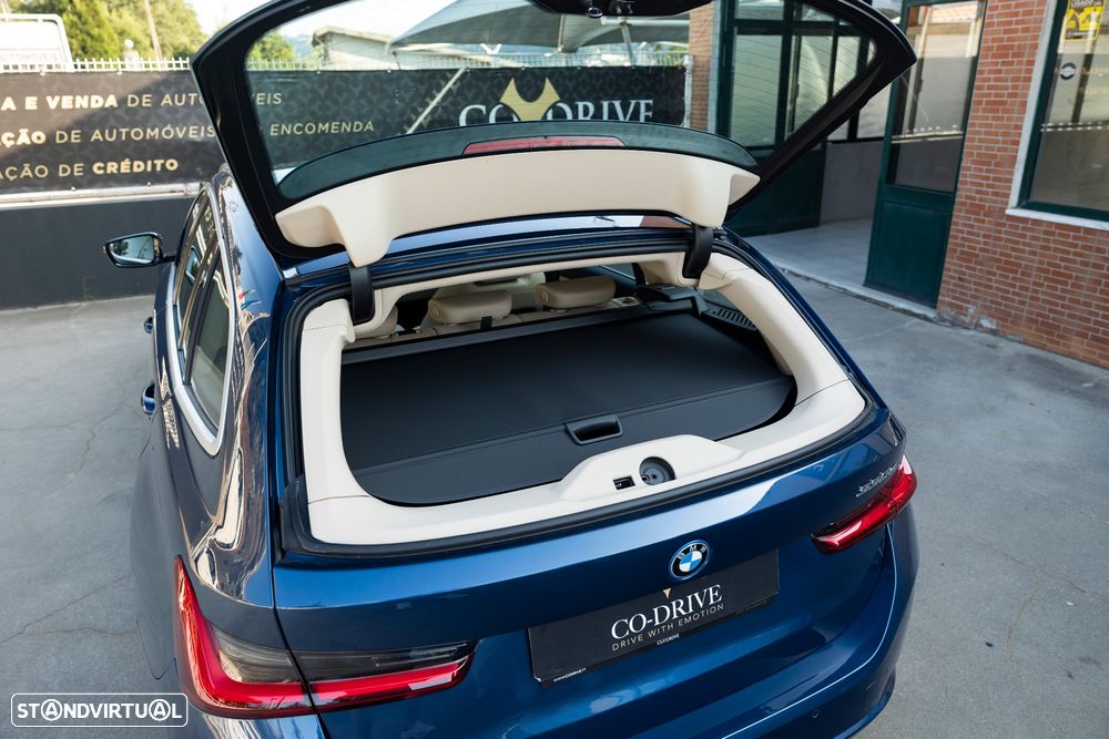 BMW 330 e Aut. Luxury Line - 25