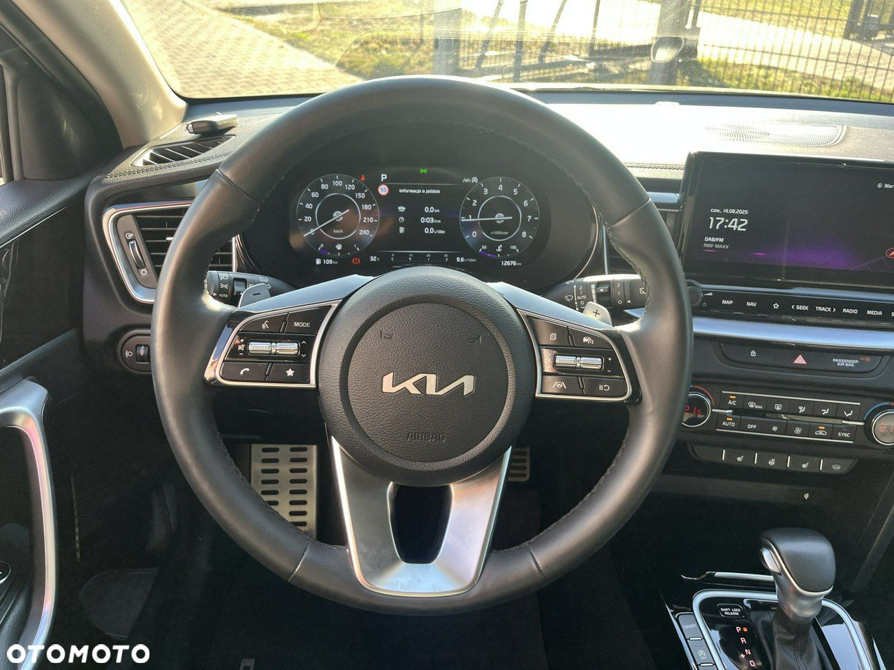 Kia Ceed - 12