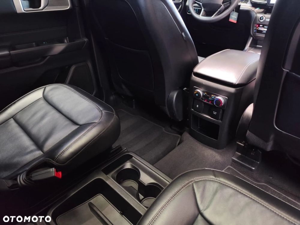 Ford Explorer - 15