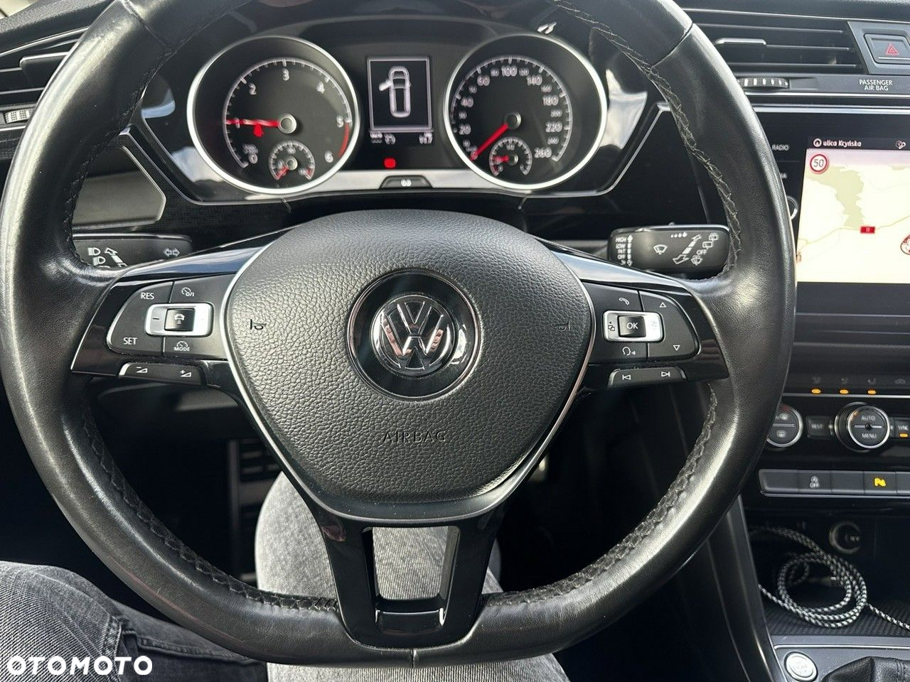 Volkswagen Touran 2.0 TDI SCR Comfortline - 28
