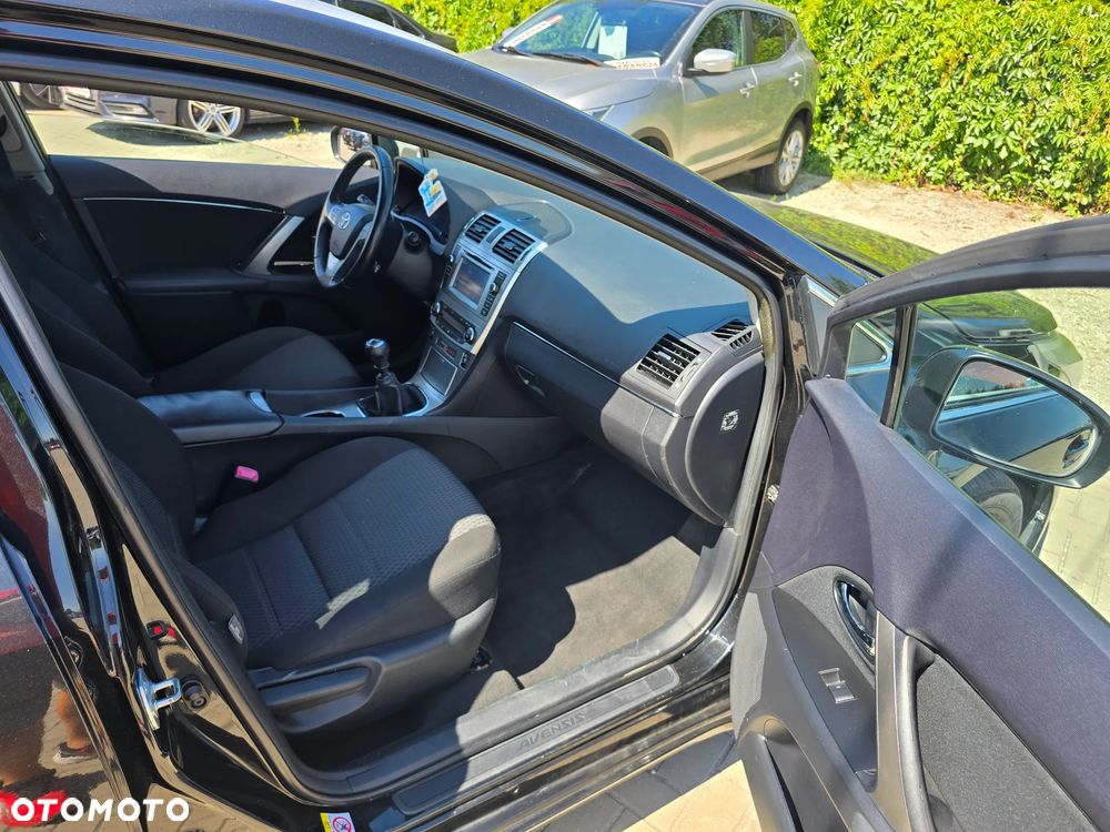 Toyota Avensis - 11
