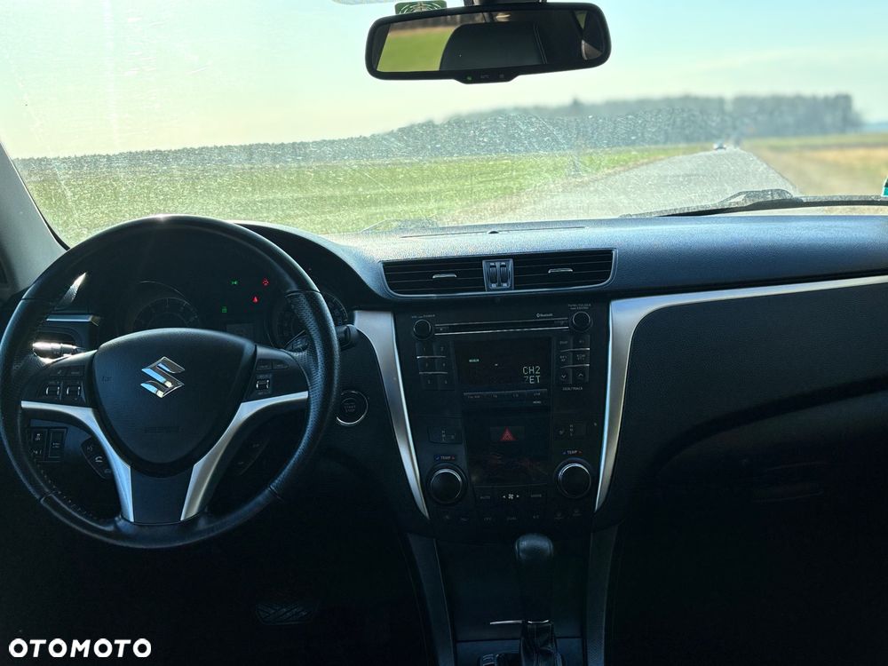 Suzuki Kizashi 2.4 4x4 CVT Sport - 21