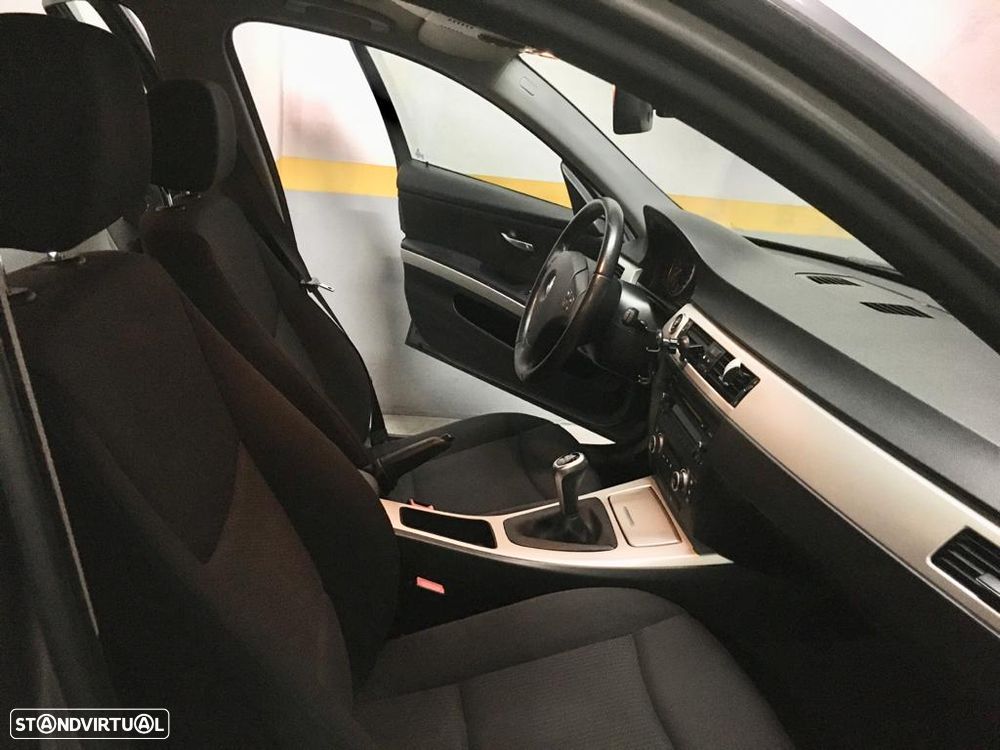 BMW 320 d - 4