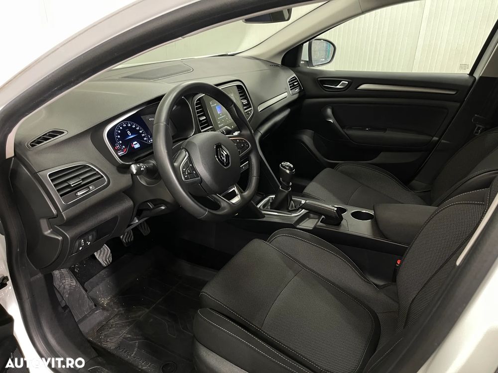 Renault Megane Blue dCi 116 Zen - 6