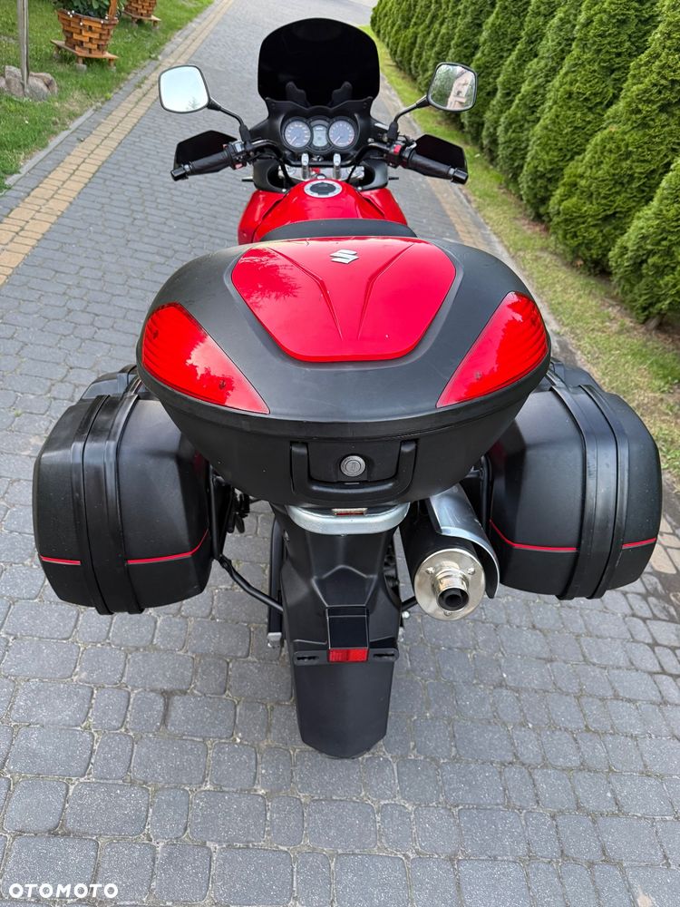 Suzuki V-STROM - 10